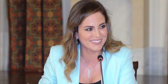 اجتماع في وزارة الإعلام برئاسة عبد الصمد بحث في تغطية أحداث أمس: لالتزام وسائل الإعلام قانون المرئي والمسموع وتجنب إثارة النعرات الطائفية