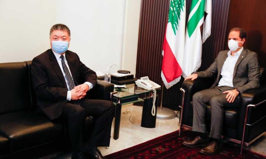 سامي الجميل يلتقي سفير الصين