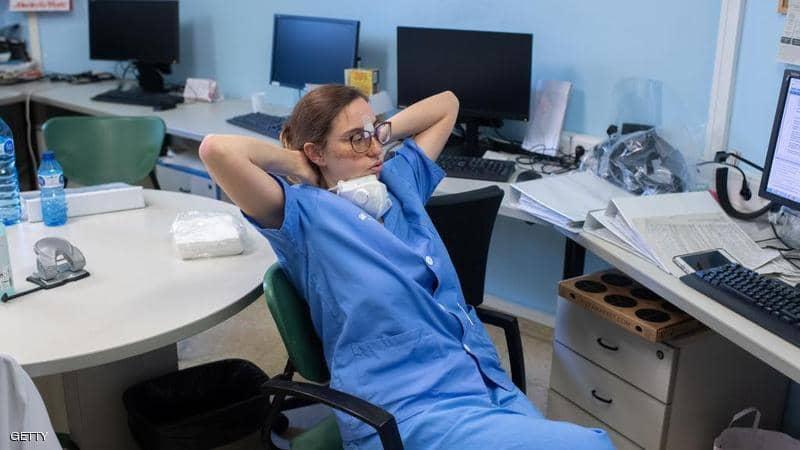 إسبانيا تسجل أدنى عدد وفيات في أسبوعين