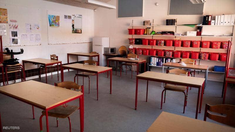 الدنمارك تفتح مدارسها رغم حملة "طفلي ليس حقل اختبار"