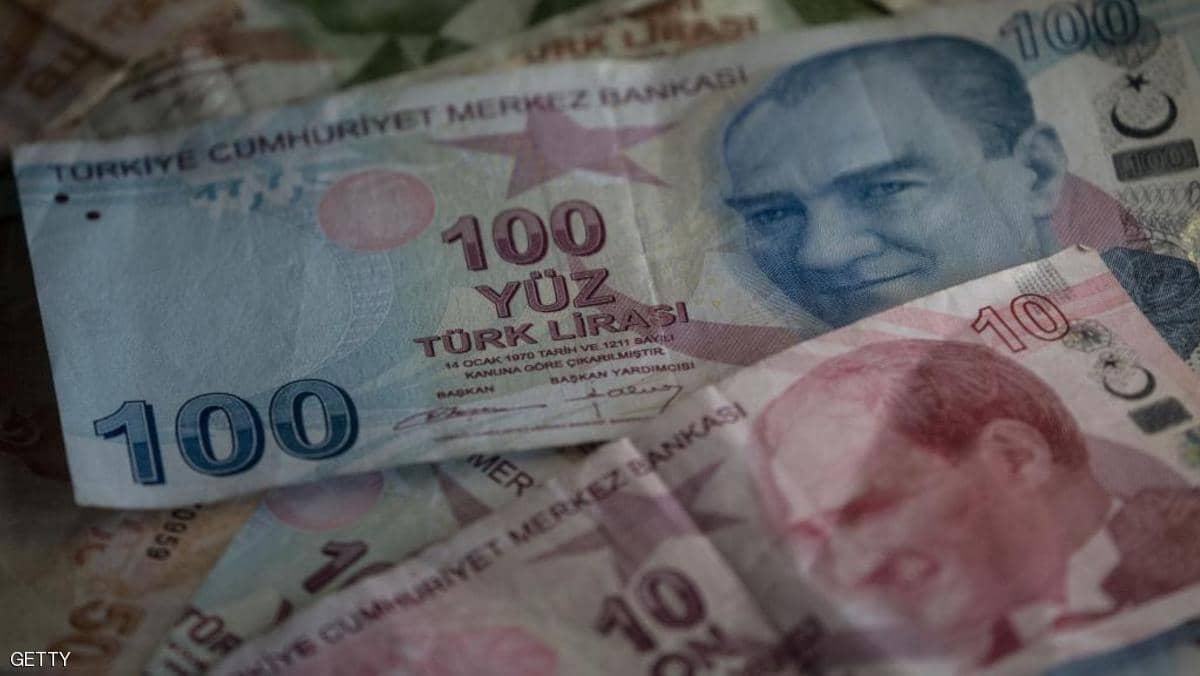 الليرة التركية تهبط إلى أدنى مستوى منذ شهر
