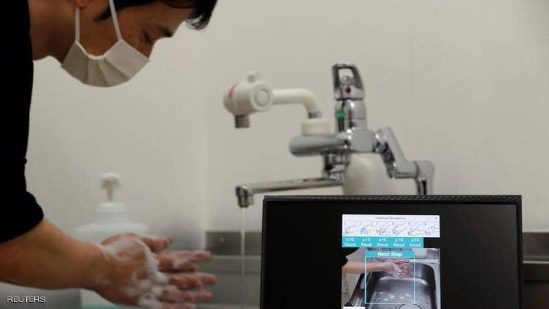 غسلت يديك بطريقة خاطئة؟ إليك شاشة ترشدك إلى الصواب