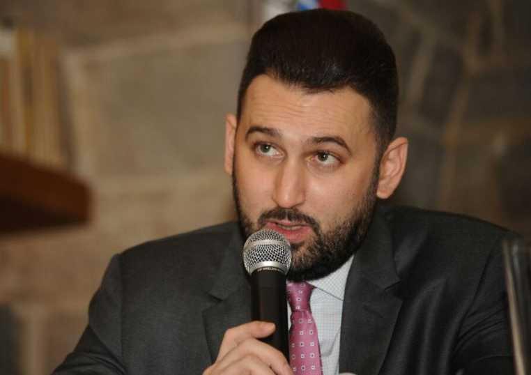 تيمور جنبلاط يدعو الى العفو وتأهيل السجون