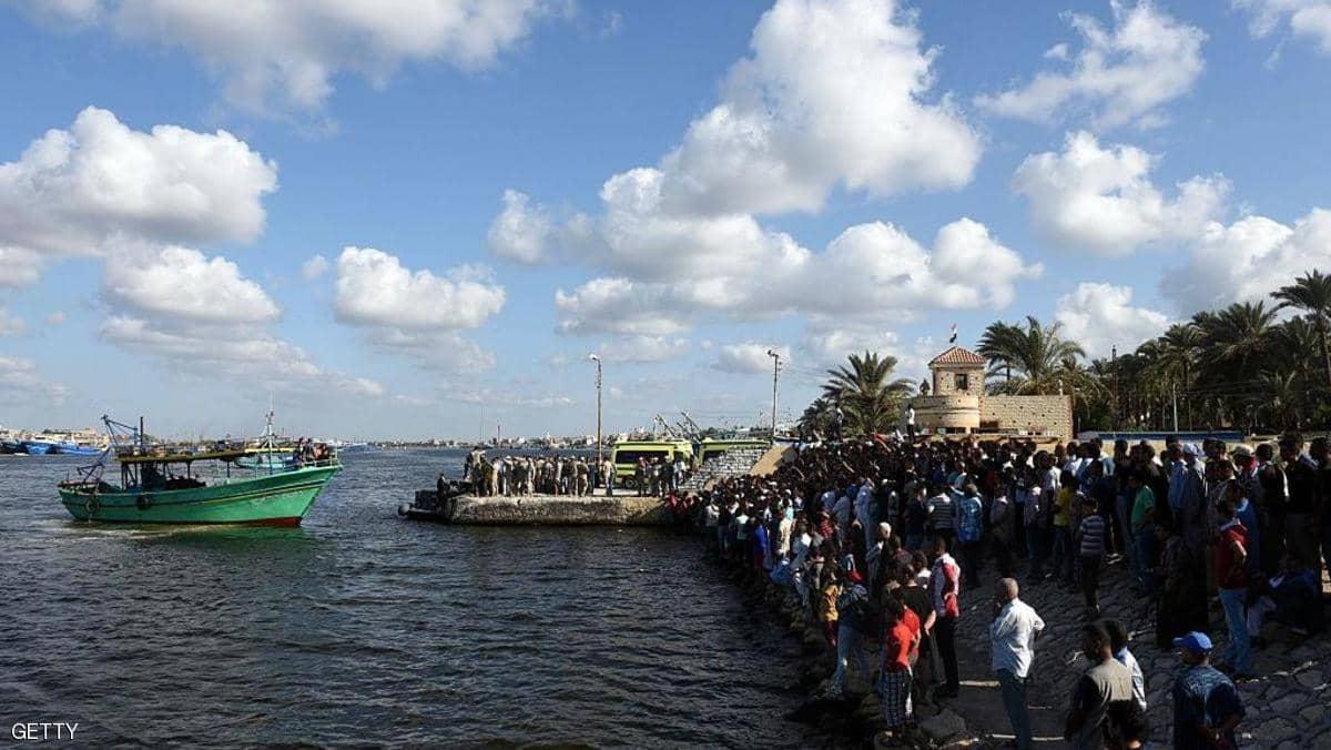 "القارب المنكوب".. الأمواج تلقي جثث مصريين بينهم أطفال