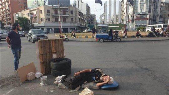 قليلٌ من "الثورة" وكثيرٌ من الفقر... و"غضب تحت الرماد"