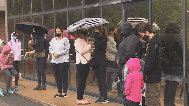مصابون بكوفيد يُخفون معلومات خشية تكّبد غرامات مالية