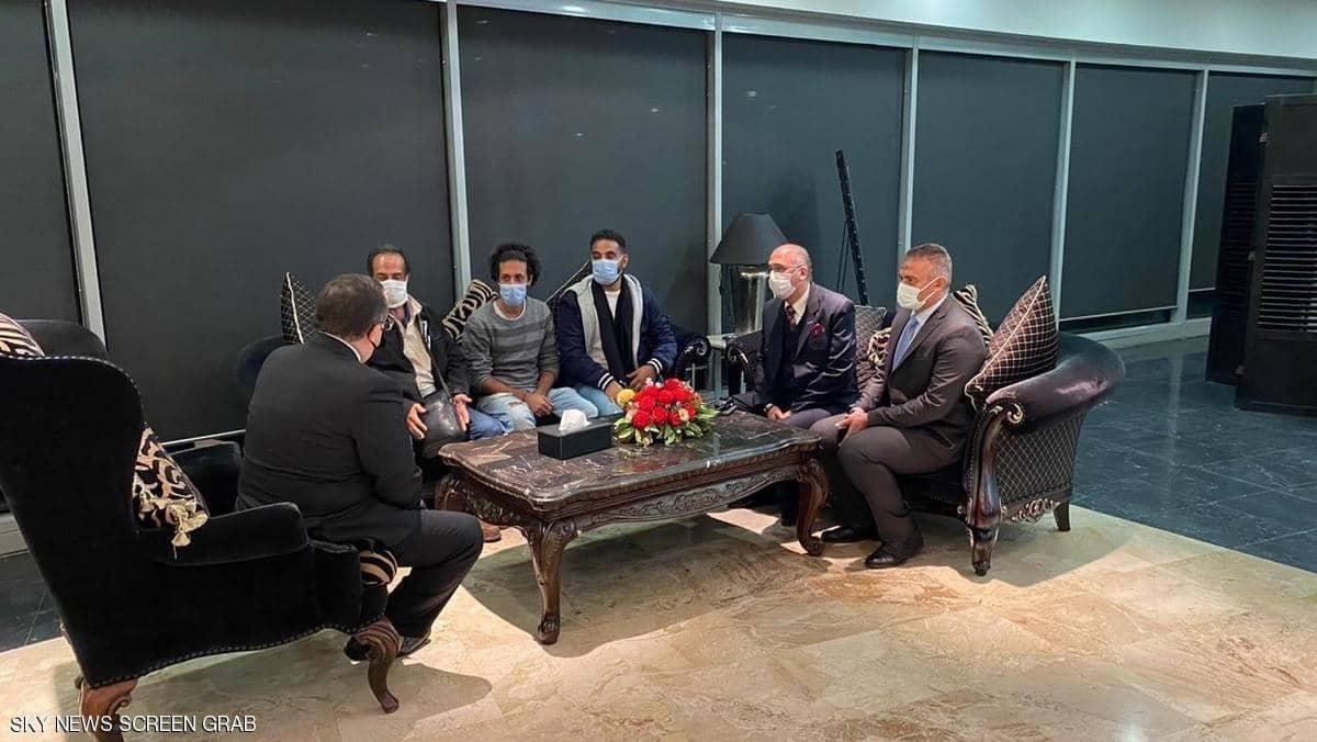 عودة بحارين مصريين كانا مختطفين في نيجيريا