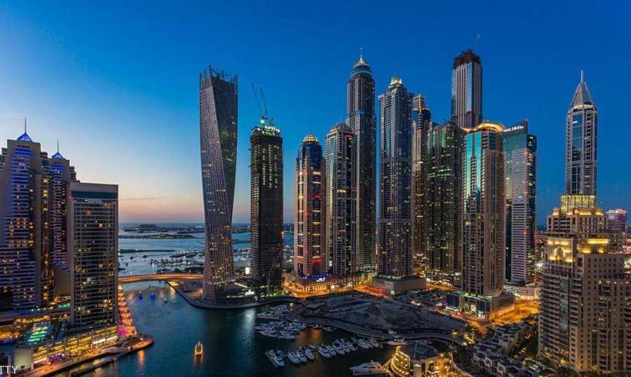في ظل إغلاق أوروبا.. دبي ملاذ للسياح ولنجوم العالم