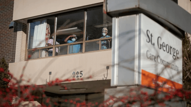 أحزاب فدرالية تنتقد أداء أونتاريو في احتواء الأزمة الصحية في دور رعاية العجزة