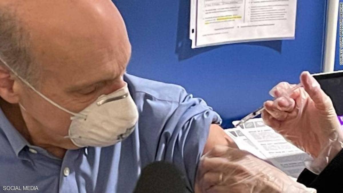لقاح كورونا.. نجل مطور "اللقاح الأشهر" يكشف الحقيقة