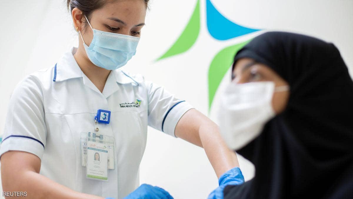 دبي تبدأ التطعيم بلقاح سينوفارم على نطاق واسع