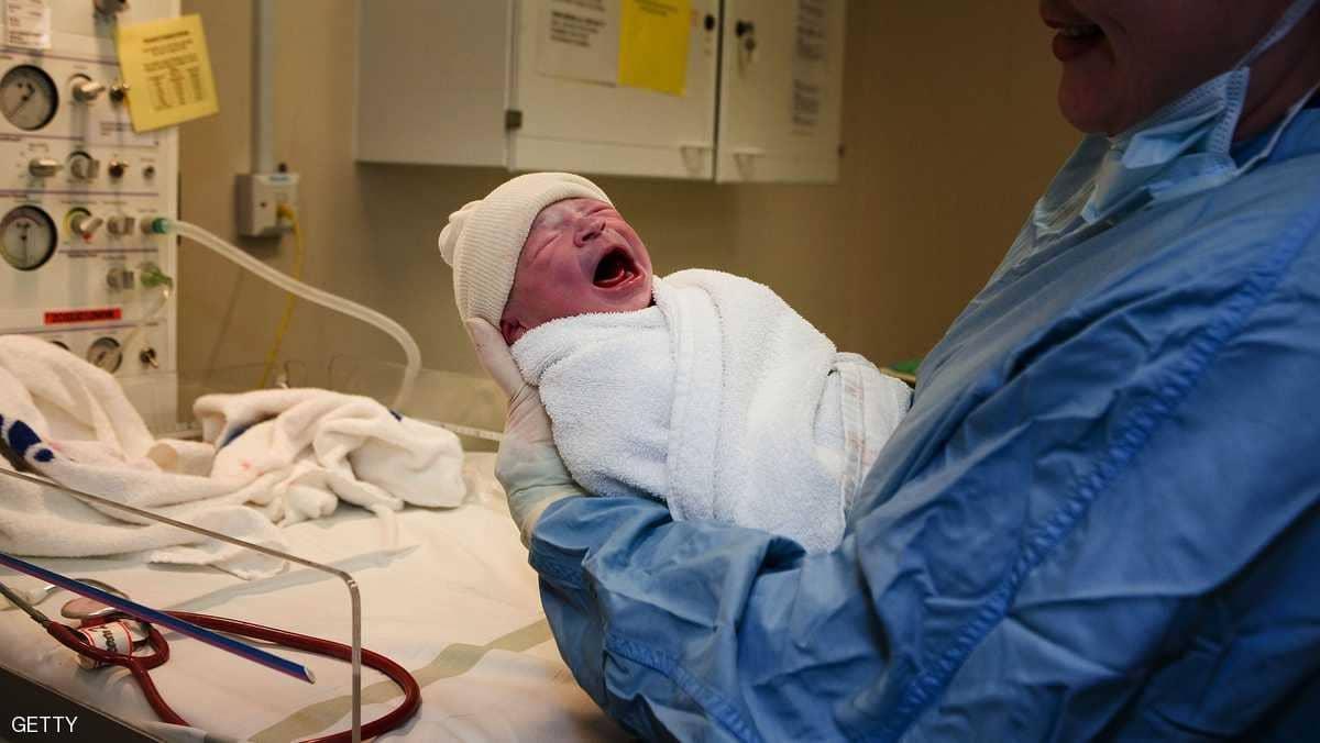 كورونا بين الأم الحامل وجنينها.. دراسة تحمل فألا طيبا