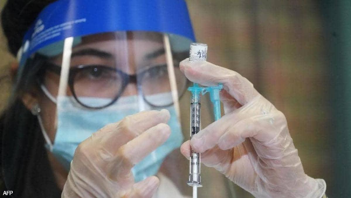 كيف يتحور فيروس كورونا؟ علماء جينات يكشفون "الحيلة الخبيثة"