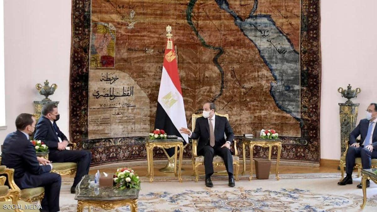 السيسي يلتقي دبيبة في القاهرة.. وعودة الطيران الليبي لمصر