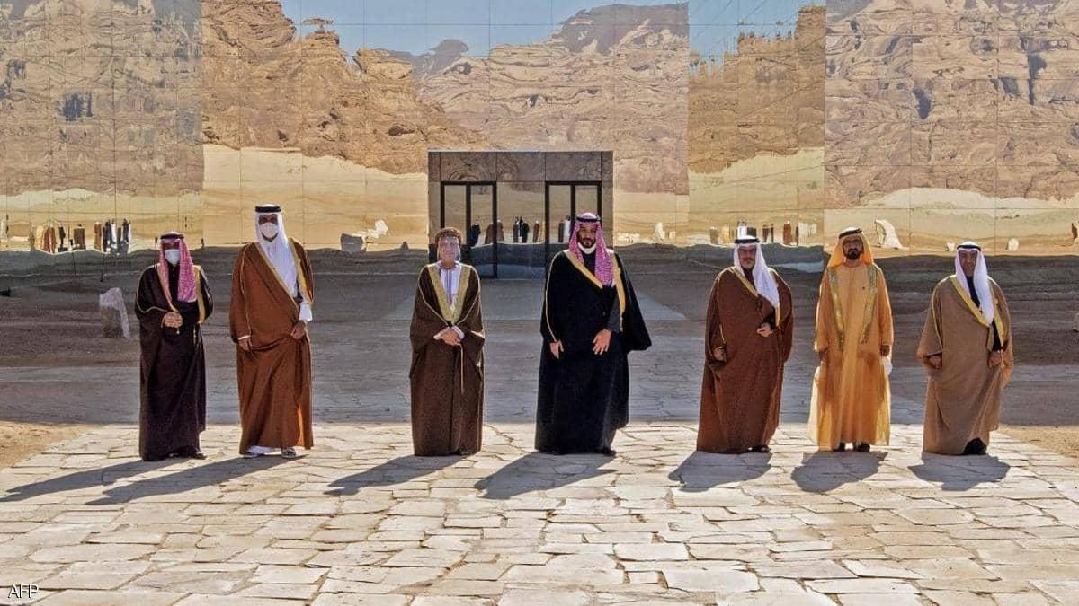 وفدان من الإمارات وقطر يلتقيان في الكويت لمتابعة بيان العلا
