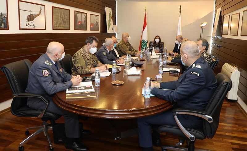 إجتماع في وزارة الدفاع للبحث في موازنات الأجهزة العسكرية والأمنية