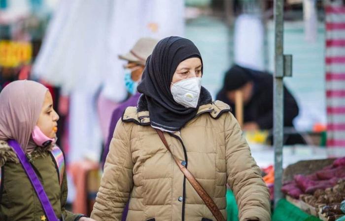 المقاطعات الكندية تتخذ إجراءات جديدة عقب تسجيل 2300 إصابة جديدة بكورونا