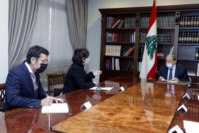 عون يسلم رشدي نسخة من تقرير لبنان عن اضرار الثروة البيئية والمائية وخروق العدو للسيادة