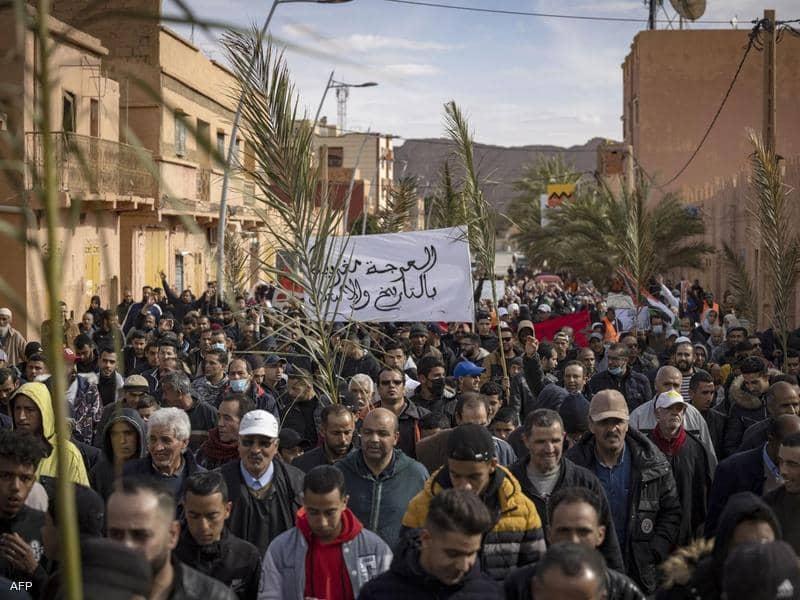  احتجاجات في فجيج بعد قرار الجزائر طرد مزارعين مغاربة