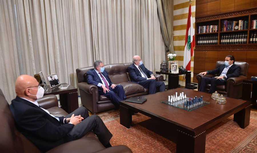 "كان المقصود إحراج الحريري لإخراجه".. رؤساء الحكومة السابقون: عون تجاوز الدستور.. والكرة اليوم عنده