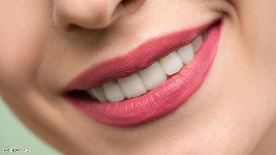 التكاسل عن غسل الأسنان.. دراسة تكشف "عواقب وخيمة"