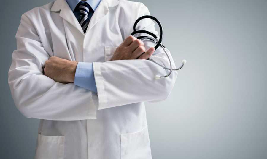 تجمعا الأطباء والديموقراطي: لاقرار شهادة صحية أو هوية أو باسبور صحي دولي