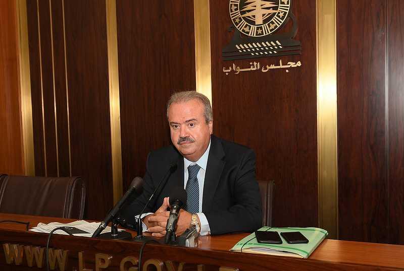 مشكلة في المطار تهدد لبنان بخسارة موسم الصيف