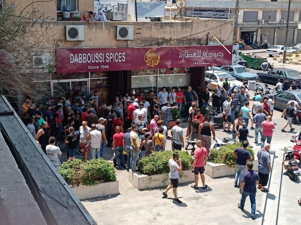 انتشار مسلّح في حارة البرانية والجوار في طرابلس... الوضع المعيشي يُلهب الشارع والجيش يتدخّل