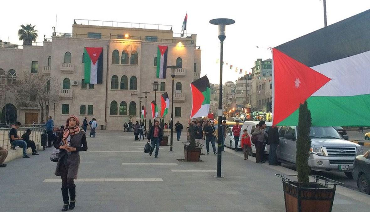 الأردن يخفف الإجراءات ويزيد وتيرة التلقيح ضد كورونا