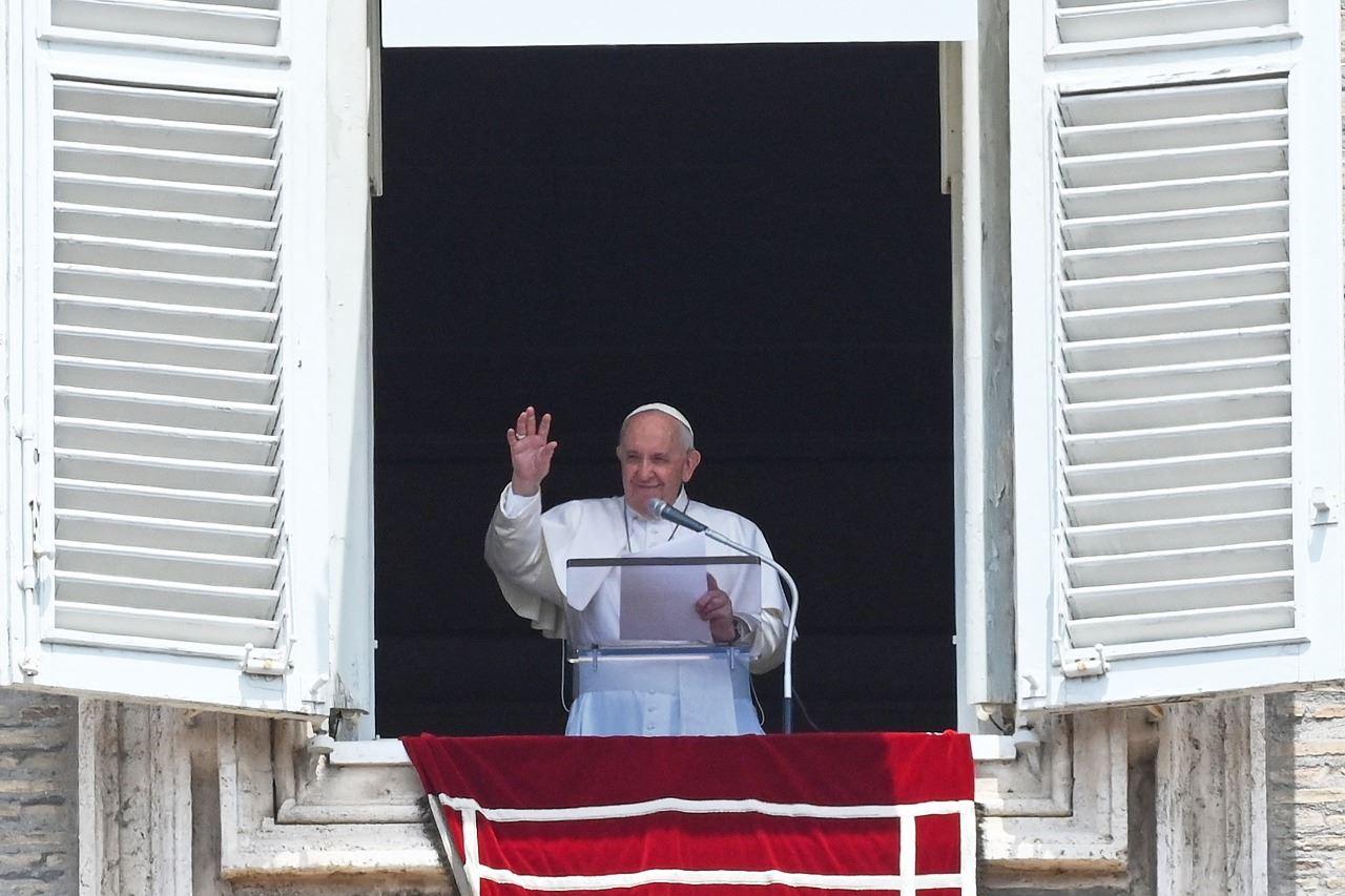الفاتيكان: البابا فرنسيس يدخل مستشفى في روما لإجراء "جراحة مقرّرة" للقولون