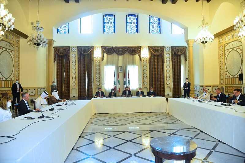 دياب أمام السفراء: أدعو العالم لإنقاذ لبنان..البلد على مسافة قليلة من الانفجار