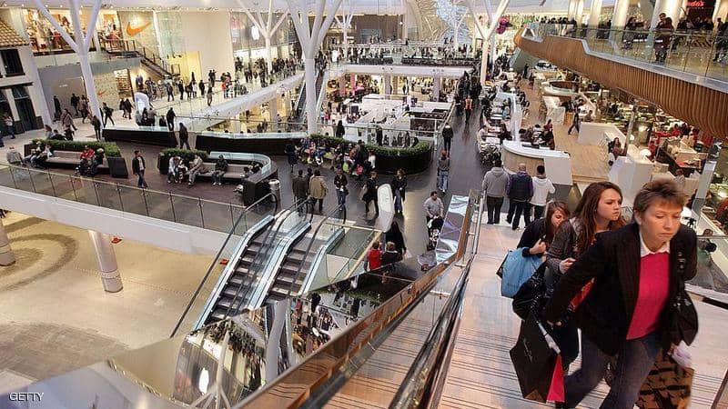 نسخ كورونا المتحورة تلقي بثقلها على الاقتصاد العالمي