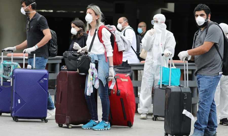 بدل الهدايا.. حقائب المغتربين العائدين محملة بالأدوية المفقودة