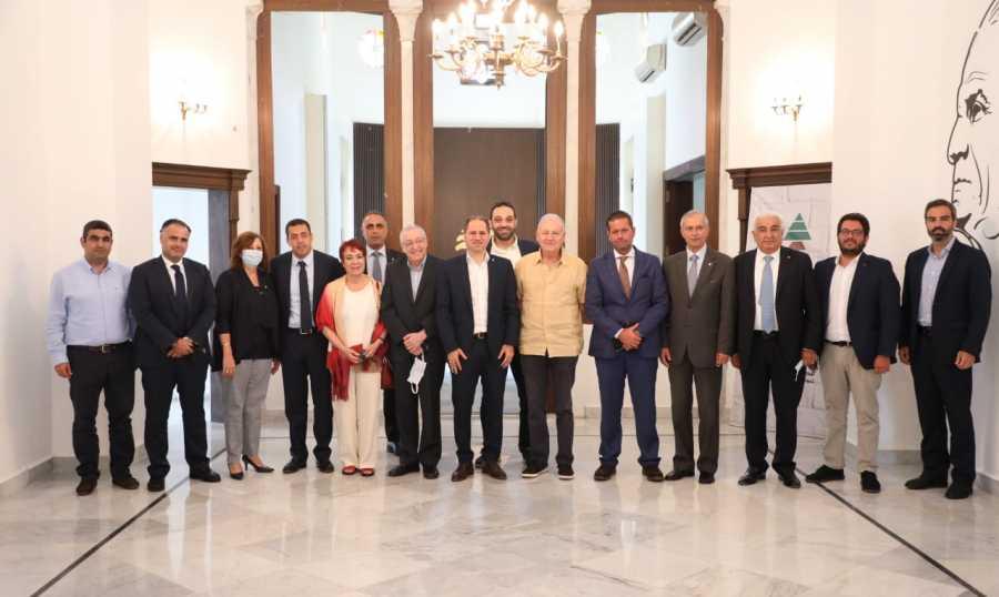 وفد "سيدة الجبل" في بيت الكتائب المركزي الصيفي ...إسقاط الحصانات ومحاسبة القتلة