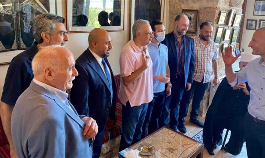 أرسلان مستقبلا وفد عائلة المقدّم فيّاض: الدولة نُهبت وأفلست وأزمتنا طويلة