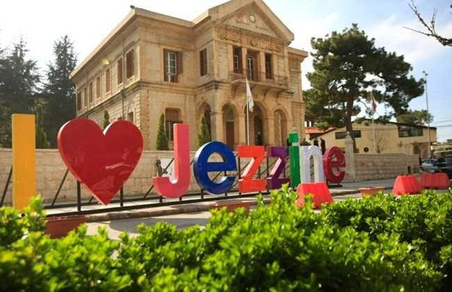 إعادة فتح طريق جزين بعد الإفراج عن شرطيين من بلديّتها