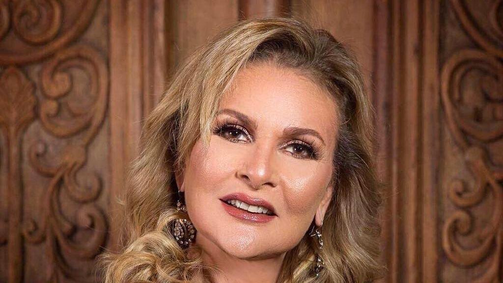 يسرا تكشف كواليس ضربها الراحل أحمد زكي... "ضرس العقل سقط"