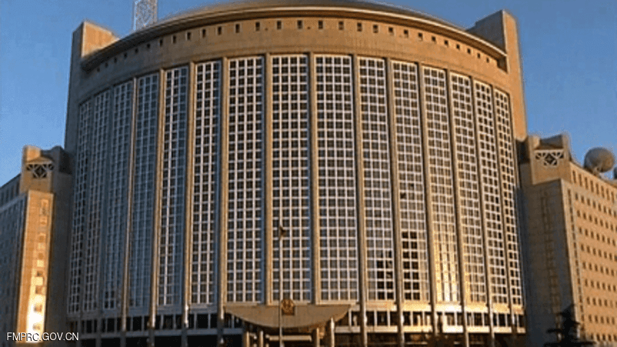 بكين تفرض عقوبات على وزير التجارة الأميركي السابق روس وآخرين