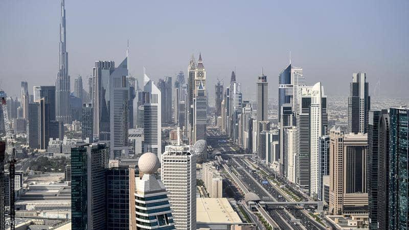 الإمارات تفتح باب التقدم "للإقامة الذهبية" للأطباء المقيمين