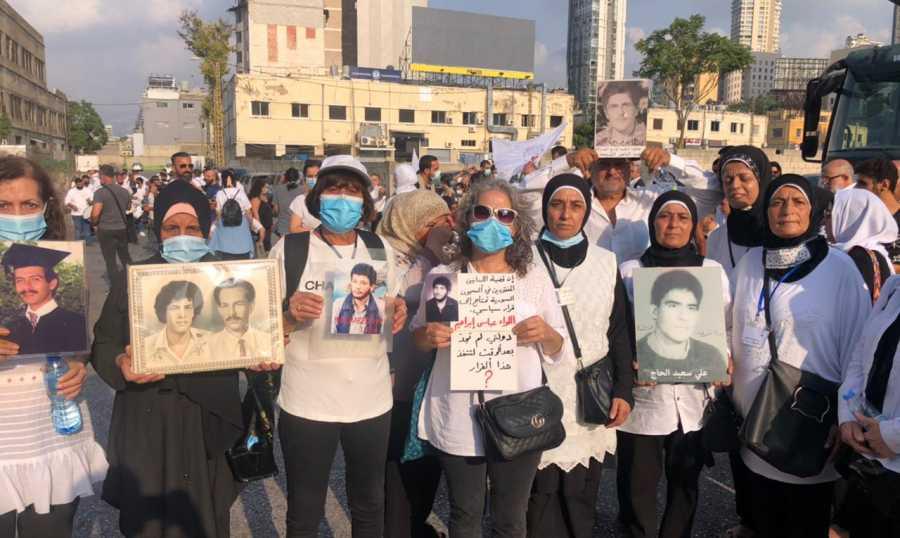 إنطلاق مسيرة لاهالي شهداء المرفأ.. "كلنا ضحايا والمجرم واحد"