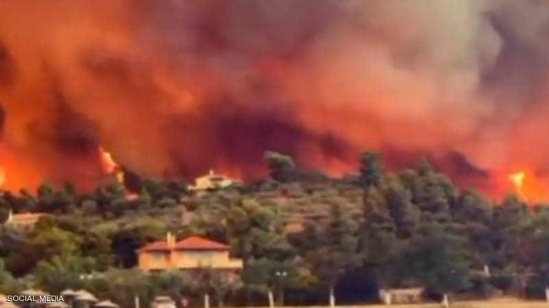 مشاهد الجحيم.. فيديوهات مخيفة للحرائق المستعرة في اليونان