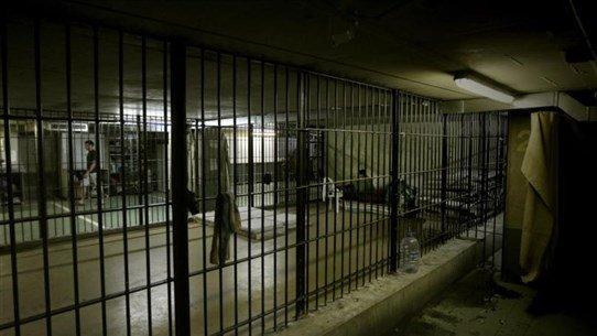 سجناء لبنان يتعاطفون مع حراسهم.. في زمن الانهيار
