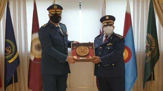 التعاون بين الجيشين بين العماد عون ورئيس أركان القوات المسلحة القطرية