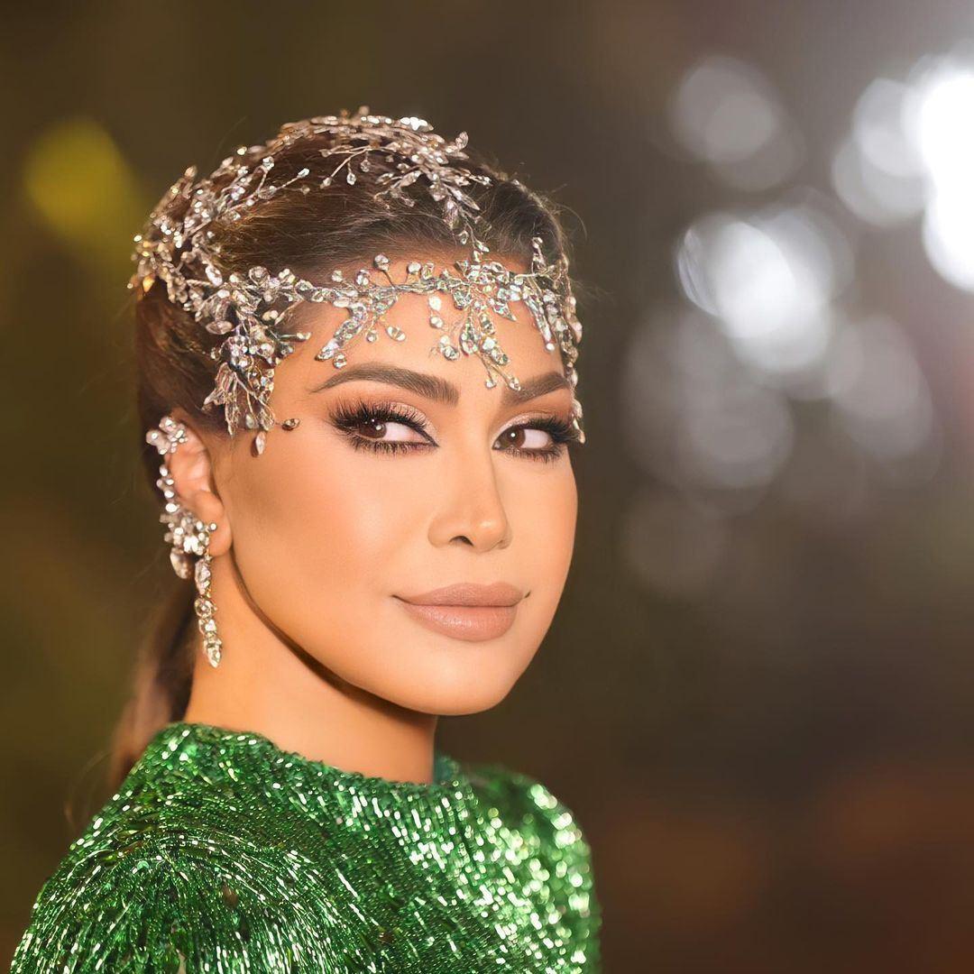 نوال الزغبي تسجل أغنية "أرقص" بفستان ريترو... أنيقة وأوريجينال