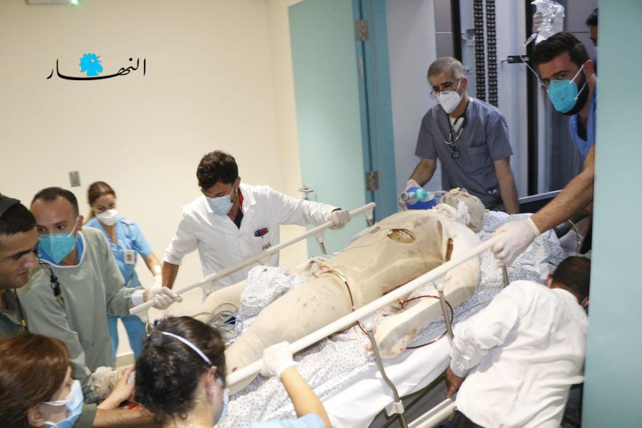 حرقة أهالٍ أمام مستشفى الجعيتاوي... صراخ وغضب ودموع و"لا تقولوا لي إنّه مات"