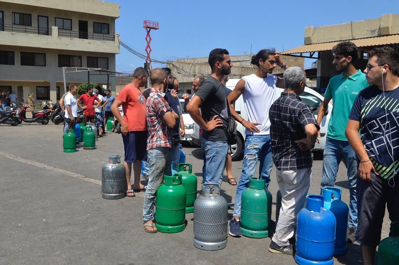 تجارة الغاز بالسوق السوداء شمالاً... سعر القارورة وصل إلى 200 ألف ليرة!