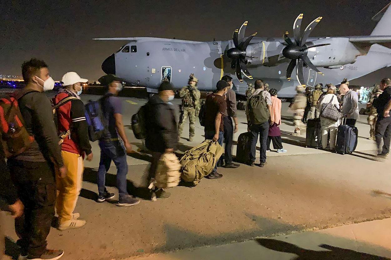 الرئيس الألماني: مشاهد الفوضى في مطار كابول "عار على الغرب"
