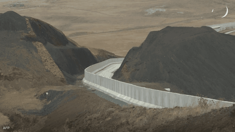 جدار تركي مع إيران.. والهدف اللاجئين الأفغان