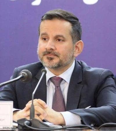 محافظ البنك المركزي الأفغاني يروي تفاصيل هروبه.. وقصة الحذاء