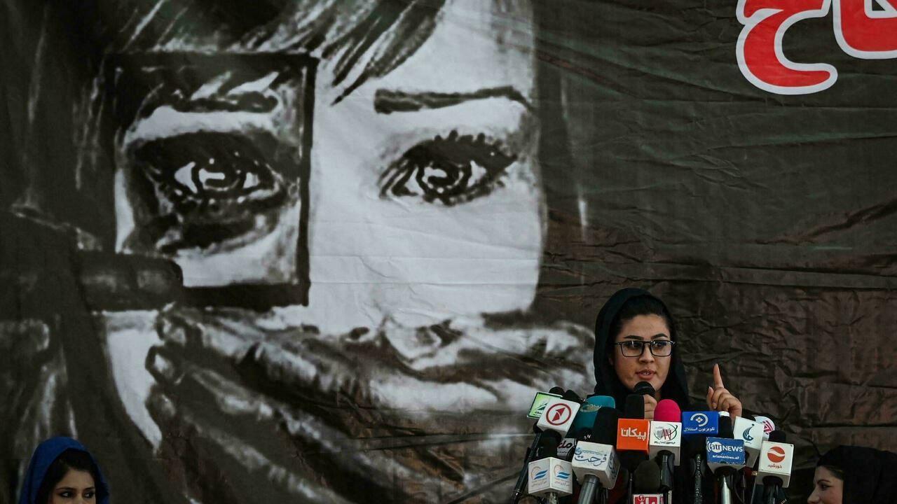 "مهدّدات جداً"... مطالبة بإجلاء قاضيات أفغانيات إلى فرنسا